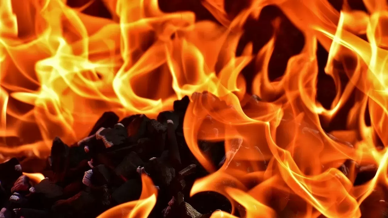 Пожар на 9-м этаже в Иргели едва не обернулся масштабной трагедией