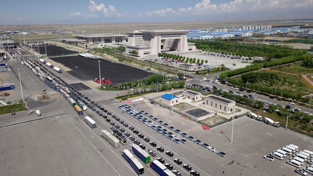 Сенатор "Қорғас" аумағында Қазақстан консульдығын ашу туралы ұсыныс айтты