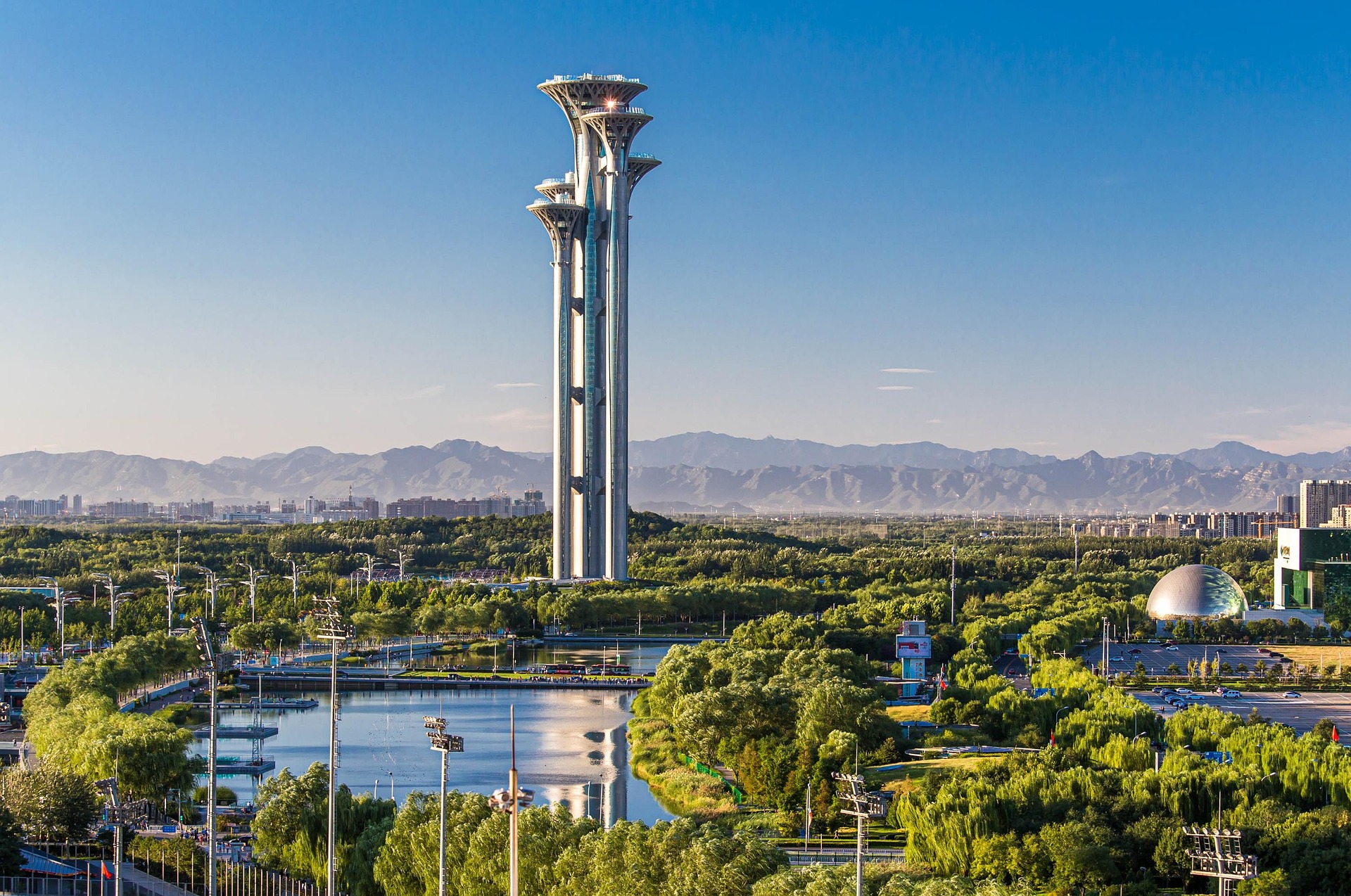 Китай помирил соседей, поблажки США и новое оружие 