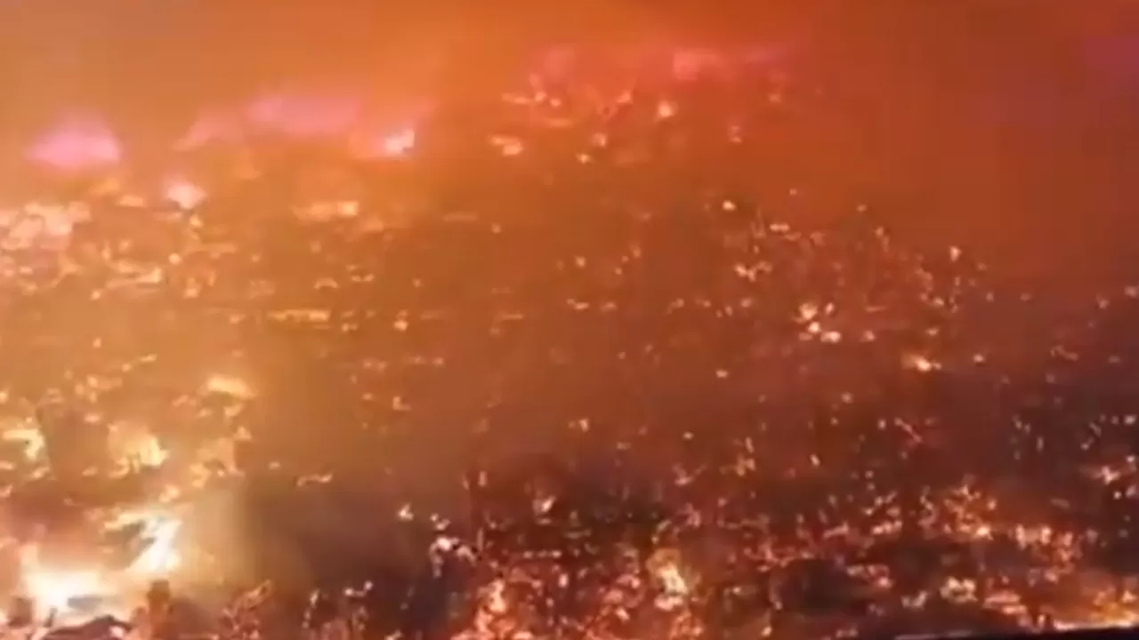 Пожар в Малайзии оставил тысячи людей без жилья