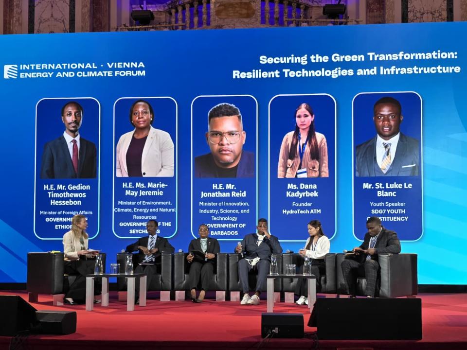 17 жастағы қазақстандық инноватор Венадағы әлемдік форумда жүлде алды