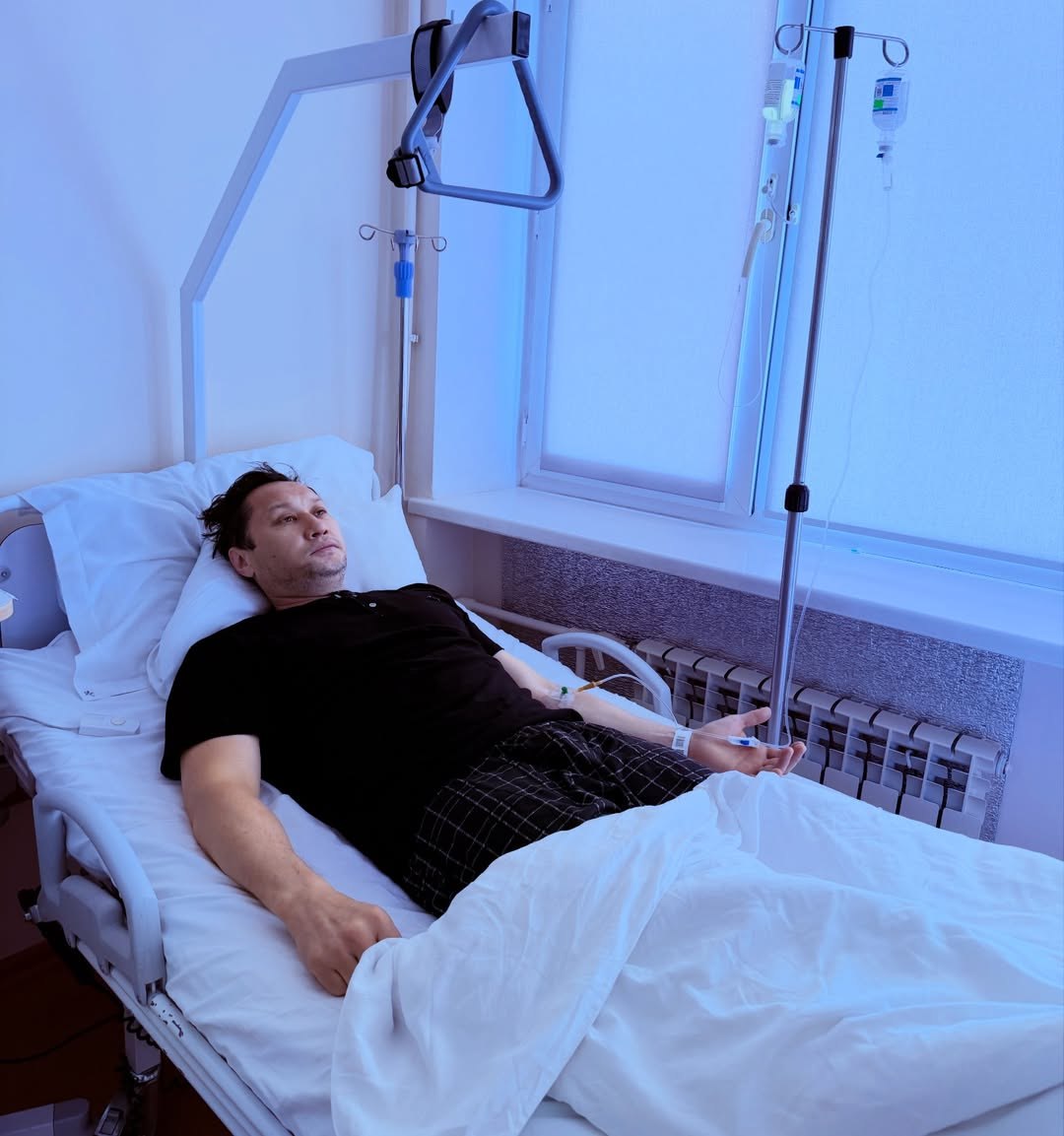 &laquo;Ешқандай дәрі көмектеспеді&raquo;: Актер Азамат Сатыбылдыға ауыр халде ота жасалды