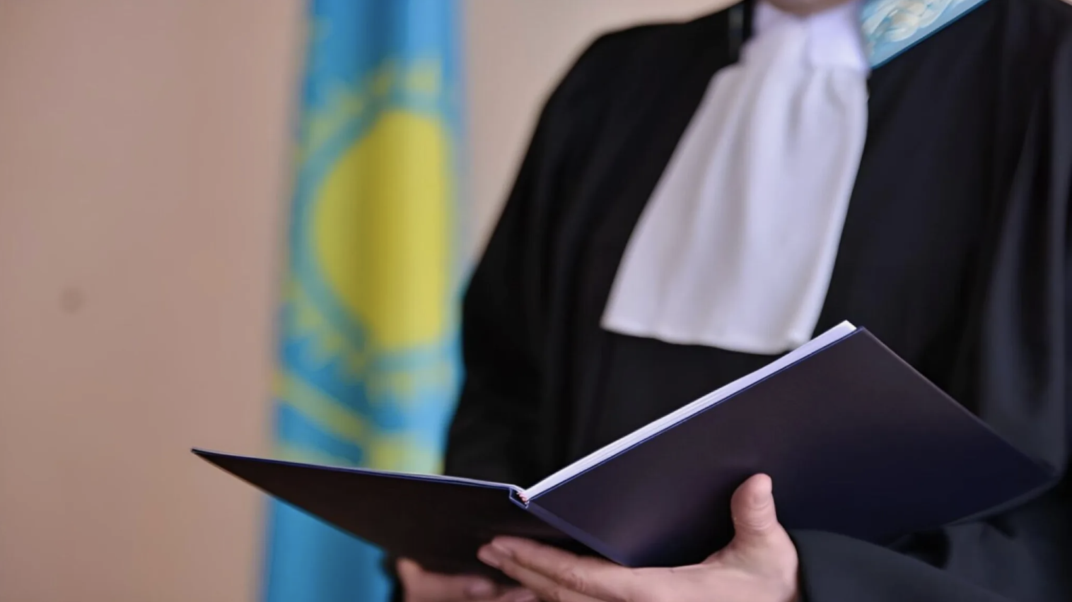 "Үйінің қоршауына 15 млн теңге лақтырған": Қостанай облысында кәсіпкерден ақша бопсалаған блогер сотталды