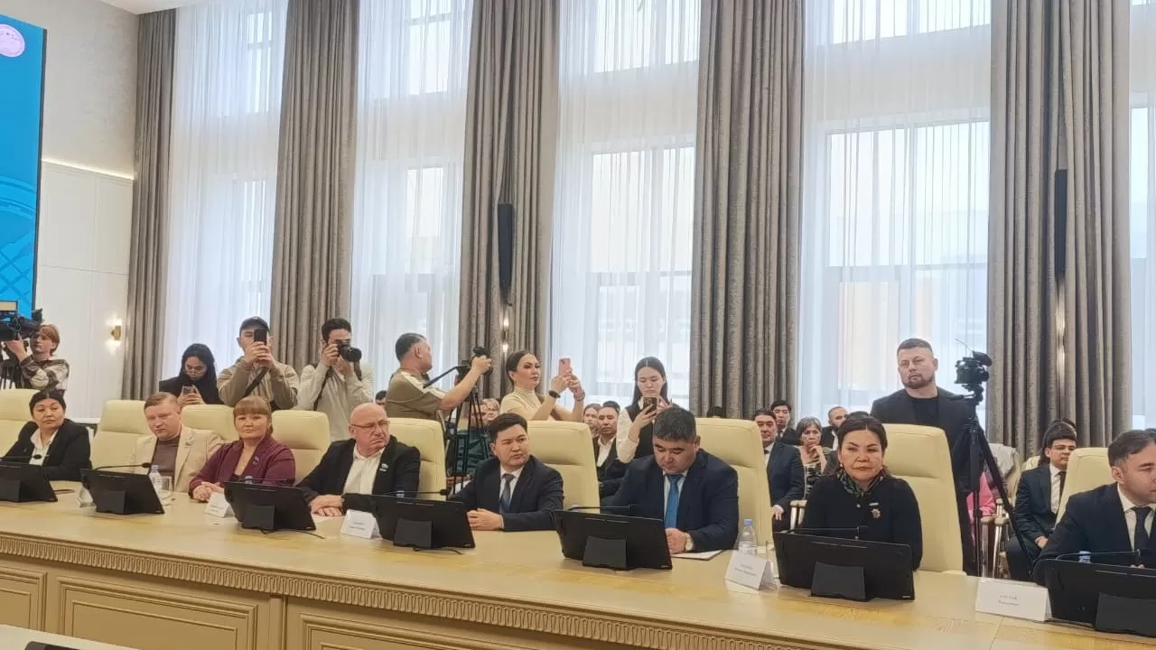 В Костанае эксперты обсудили значение новой Конституции 