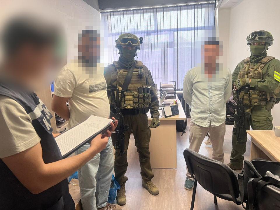КНБ накрыл подпольную империю телефонных мошенников в Алматы