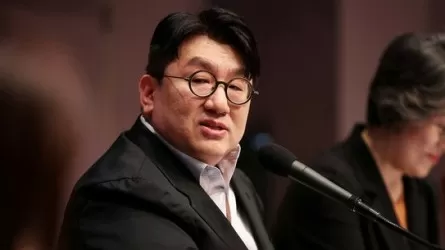 Создателя k-pop группы BTS хотят арестовать