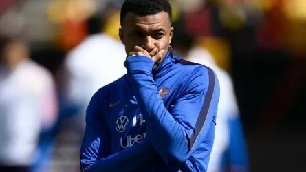 Мбаппе не хотел играть за сборную Франции из-за расизма 