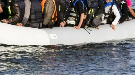 250 мигрантов пропали без вести после крушения лодки в Индийском океане 