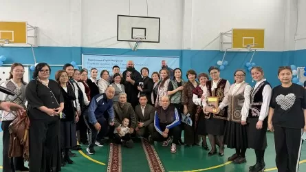 Чемпион с мировыми рекордами приехал в казахстанские школы и дал совет подросткам 