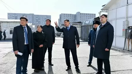 Чистота и современность - обязательны: Берик Уали проверил торговые центры Семея 