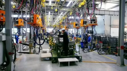 Промышленность Казахстана растет медленно, экспорт падает: анализ причин  