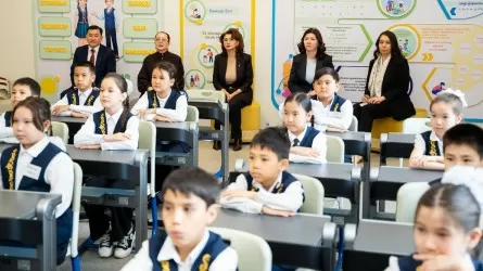 Аида Балаева ознакомилась с TopIQ Smart Class в столичной школе