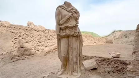 В Турции археологи выкопали 2000-летнюю статую богини Афины