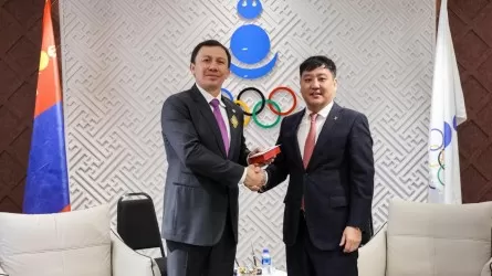 Геннадий Головкин Моңғолия Ұлттық Олимпиадалық комитетінің басшысымен кездесті