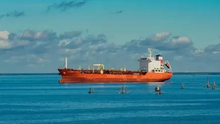 Экспортирующий казахстанскую нефть порт начал работу после атак дронов