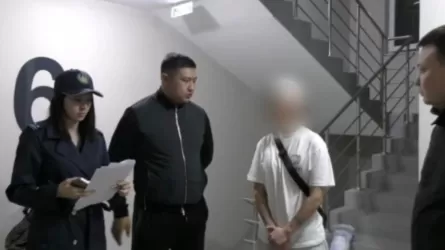 Өскеменге Алматыдан келіп, есірткі саудалаған курьер ұсталды
