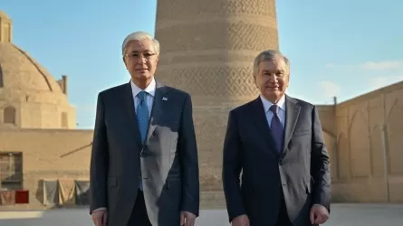 Пережившую несколько разрушений крепость показали Токаеву и Мирзиёеву