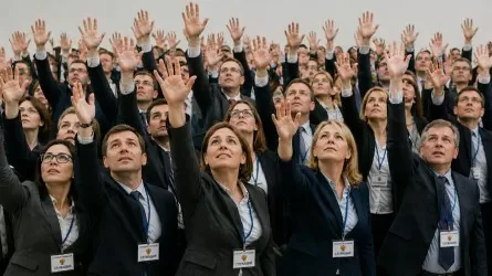 Госслужащим добавят отпуск и выплаты 