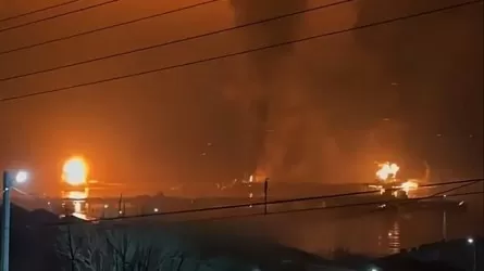 Крупнейший нефтяной терминал в Новороссийске горит после атаки дронов
