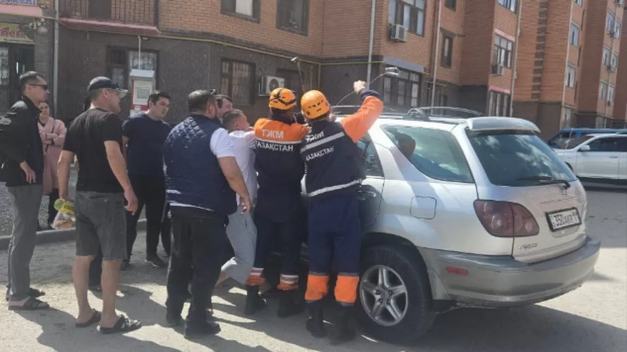 3-летний ребенок оказался в ловушке в Кызылорде 