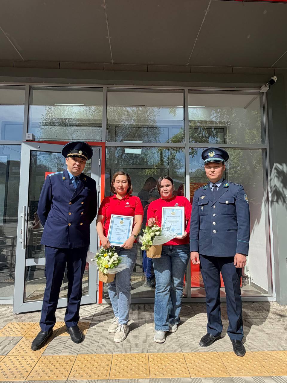 Ақтөбеде интернет-алаяқтардың құрбаны бола жаздаған 2 әйел құтқарылды