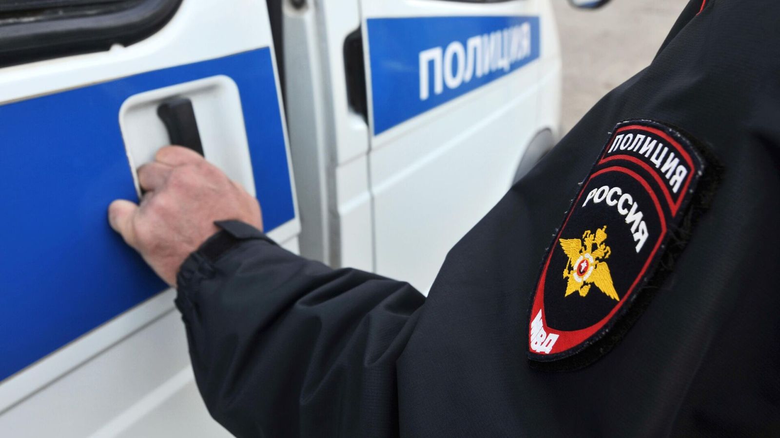 Ресейде оқушы мектепке қару әкеліп, 2 жасөспірімге оқ атты