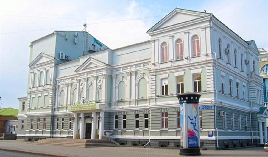 М. Горький атындағы театр ұжымы Мемлекет басшысының ұлттық мәртебе беру туралы шешіміне алғыс білдірді