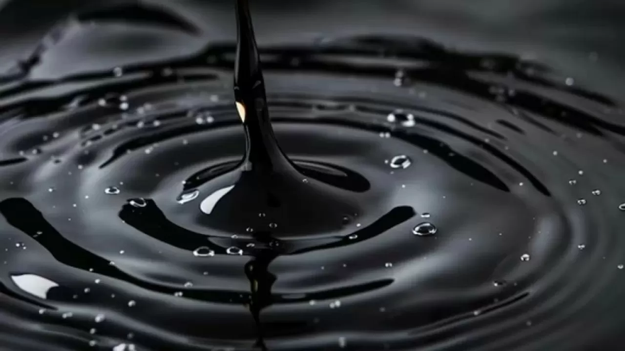 Нефть снова выше 100 долларов