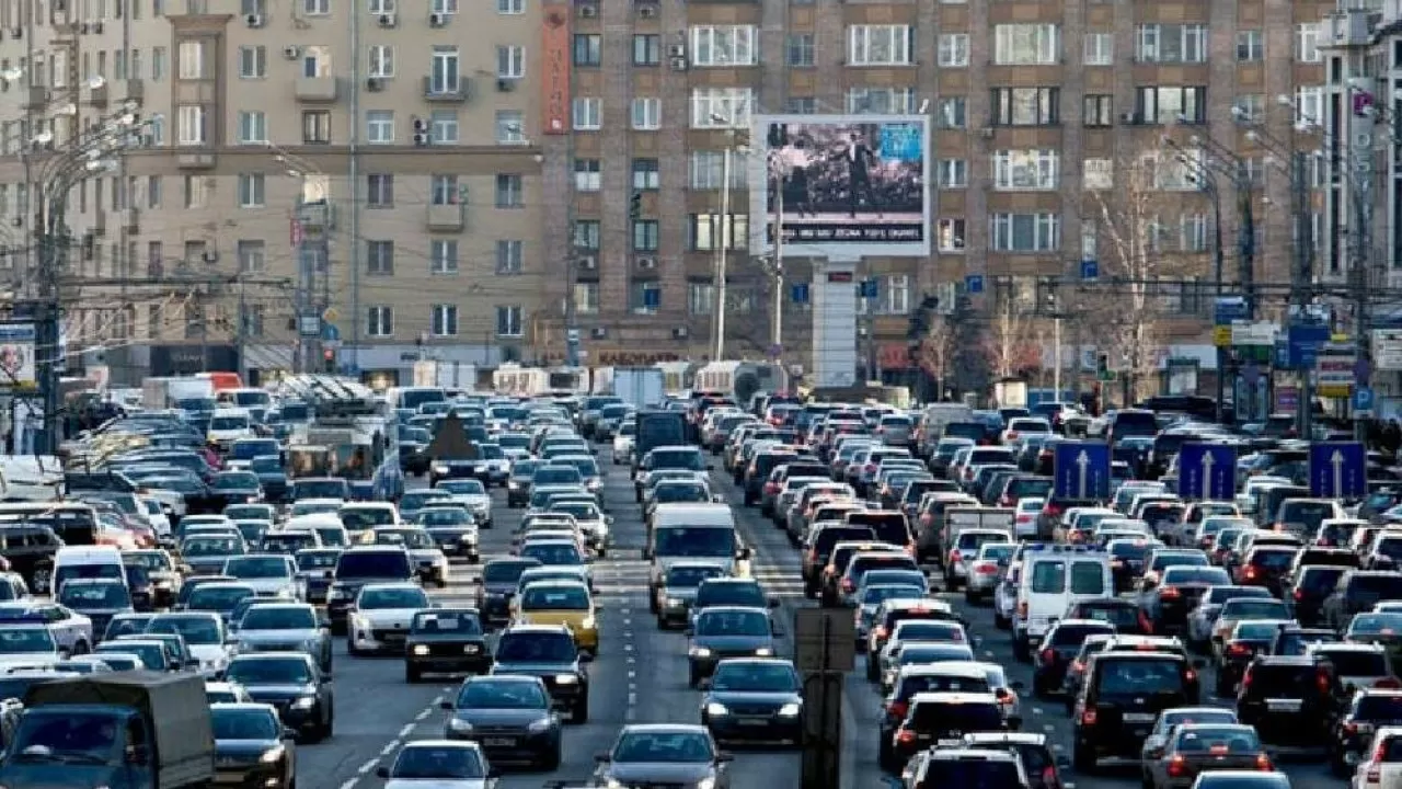 Китай и Казахстан: кто больше проводит времени в пробках   