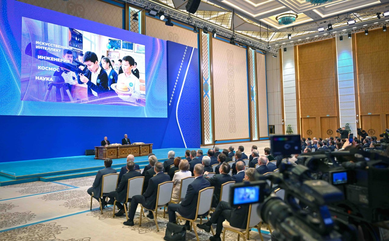 Қазақстан мен Ресей президенттері Астанадағы &laquo;Сириус&raquo; мектебінің құрылысын бастап берді