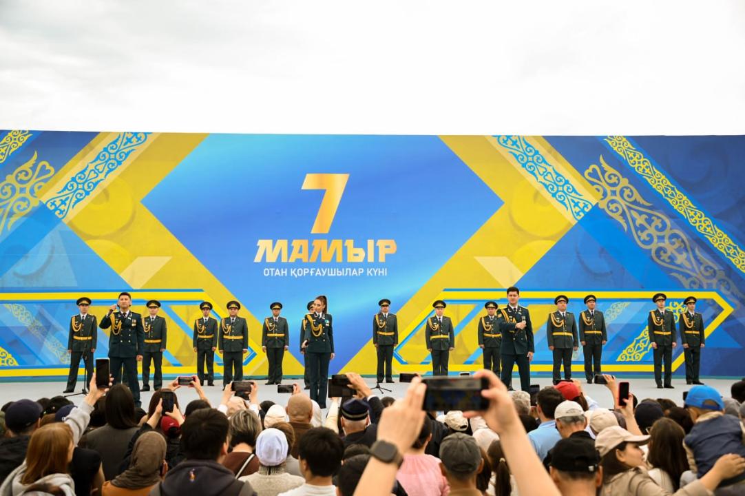 Елордадағы "Қазақ елі" алаңында мемлекеттік мерекеге арналған ауқымды плац-концерт өтті