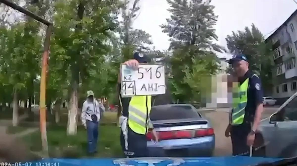 &laquo;Көлік нөмірін картоннан жасап алған&raquo;: Екібастұздық тұрғынның айласы жүргізуші куәлігінен айырды