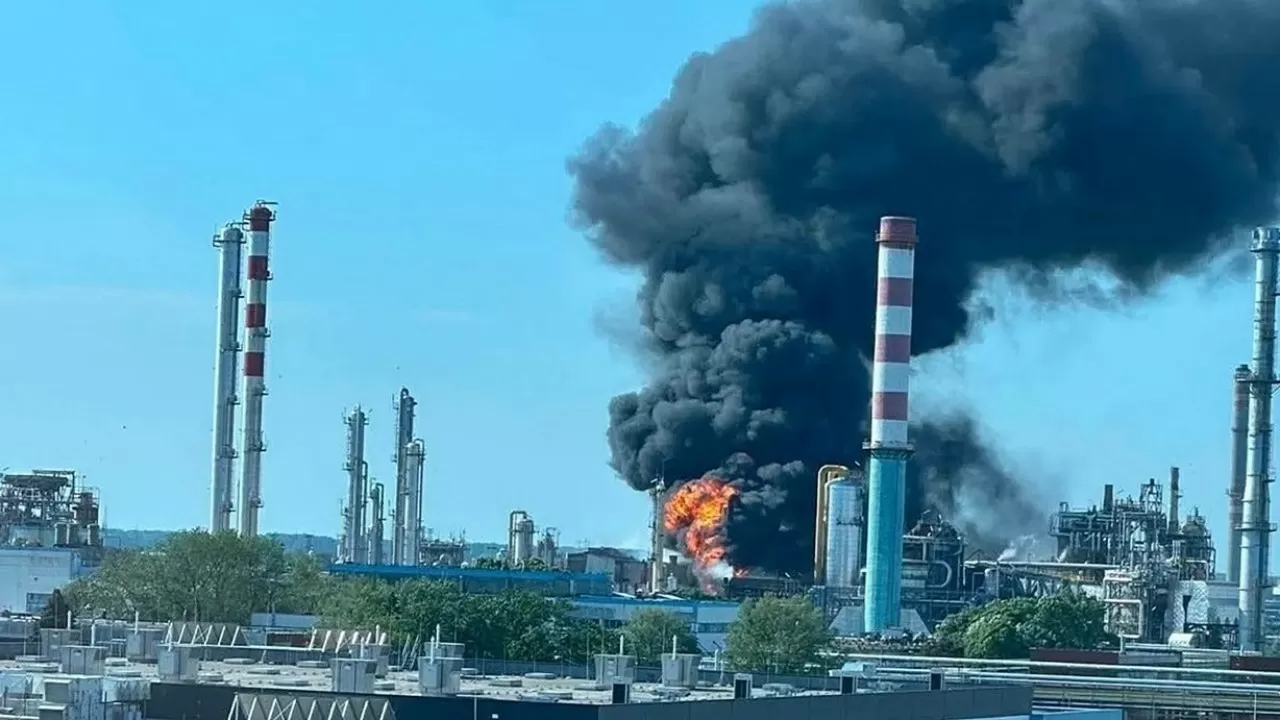 На НПЗ нефтяного гиганта Венгрии произошел взрыв 