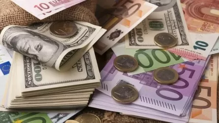 Доллар и евро преподносят сюрпризы: что происходит в обменниках 3 мая