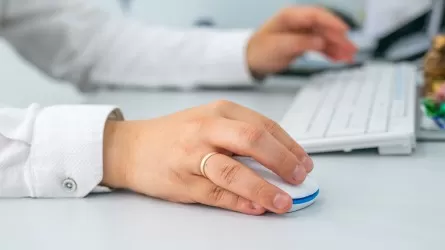 Работодателей обяжут письменно уведомлять работника об изменении условий труда 