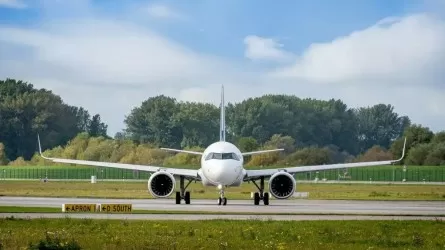 Самолет Air Astana экстренно сел в Актобе 