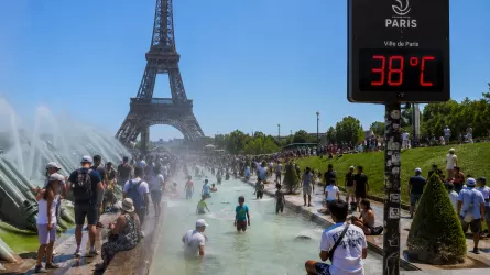 Францию накрыла аномальная жара, температура приблизилась к 38&deg;C