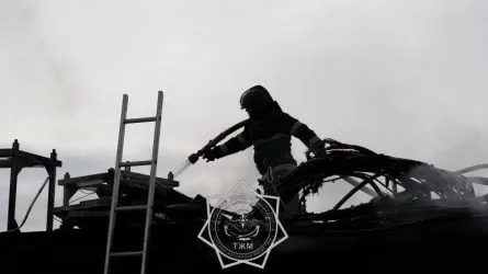 Пожар после взрыва на заводе в Усть-Каменогорске ликвидировали 