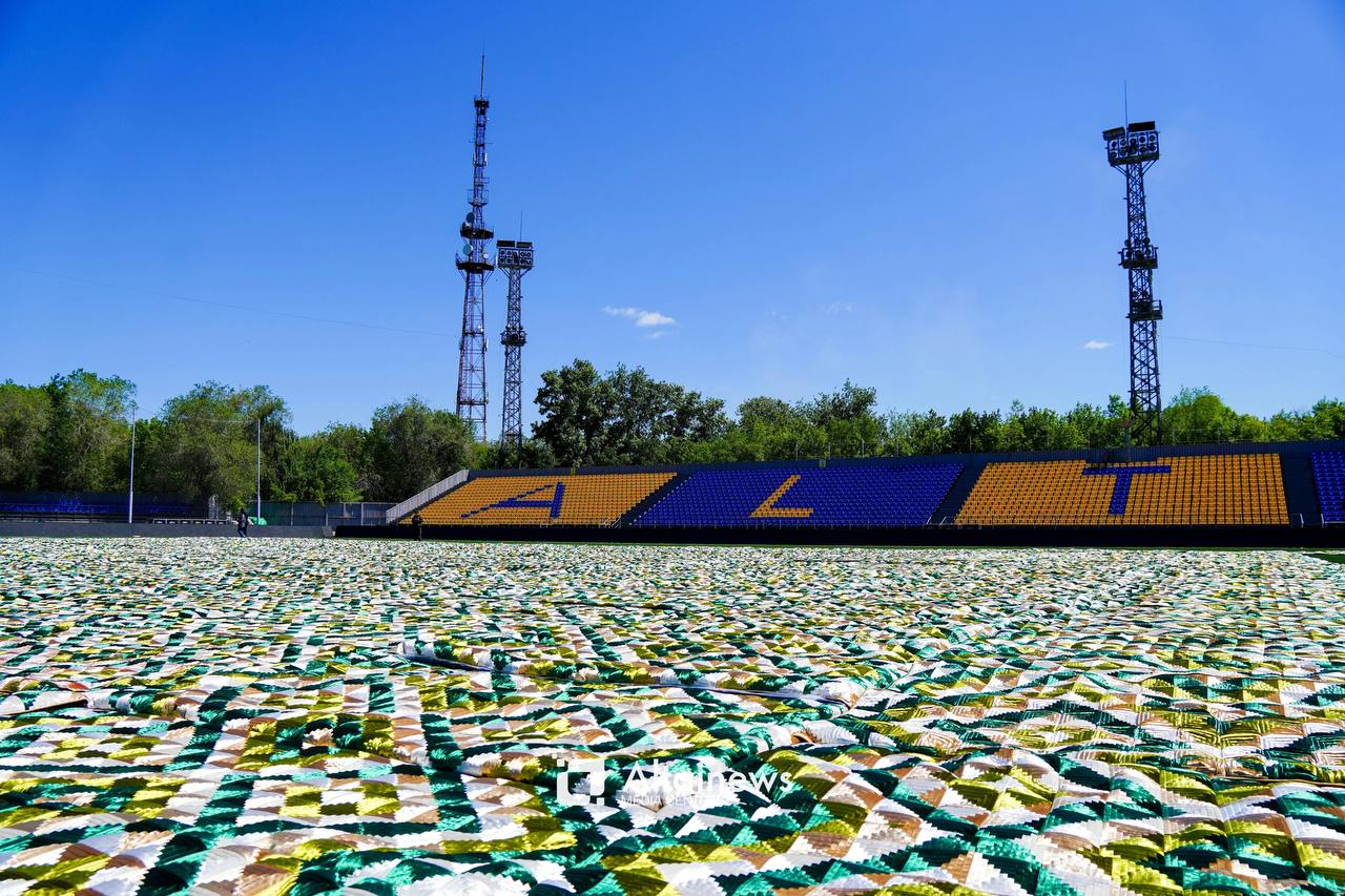 Өскеменде алып құрақ тігілді
