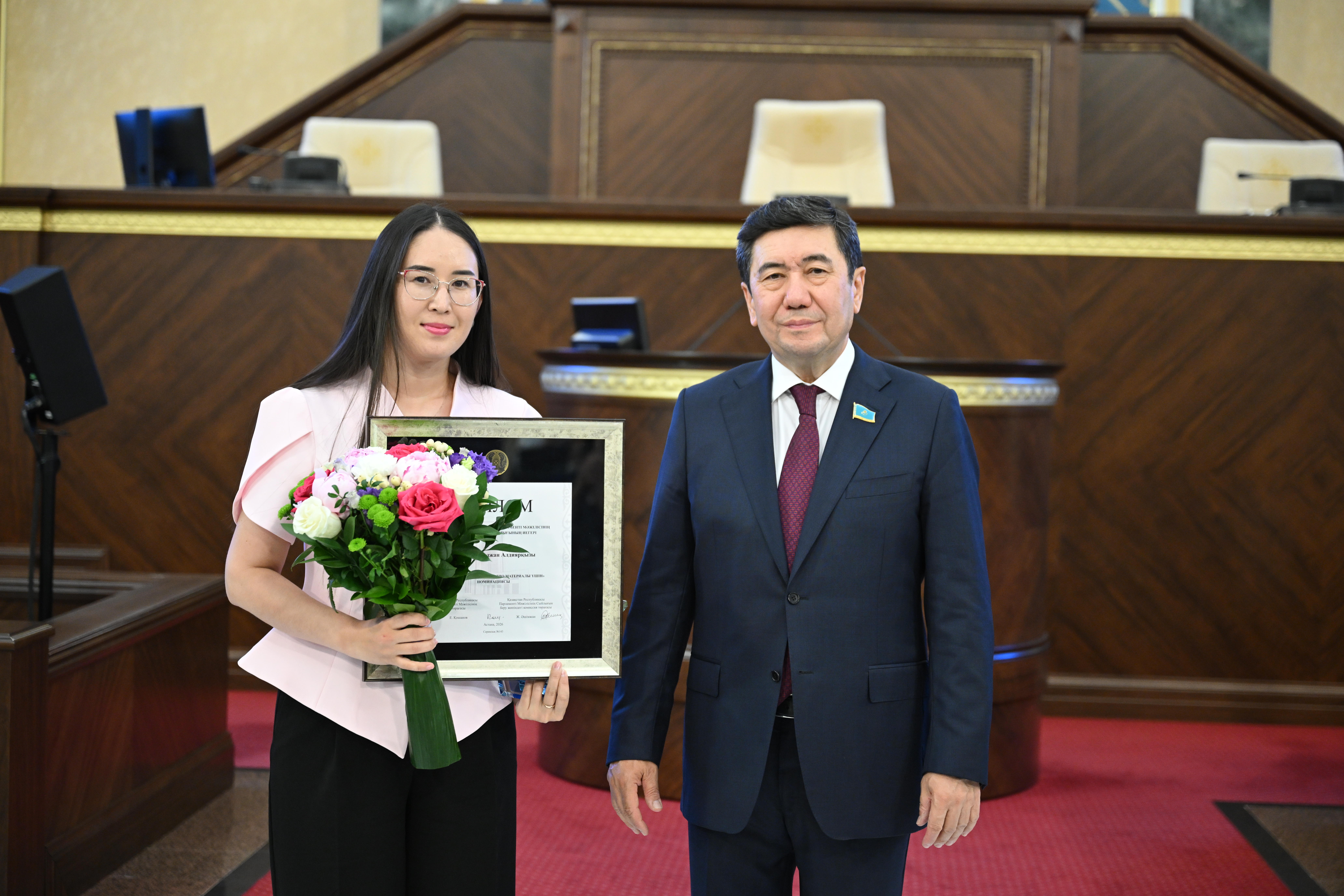 &laquo;Inbusiness.kz&raquo; сайтының тілшісі &laquo;Парламент сөзі&raquo; сыйлығын жеңіп алды