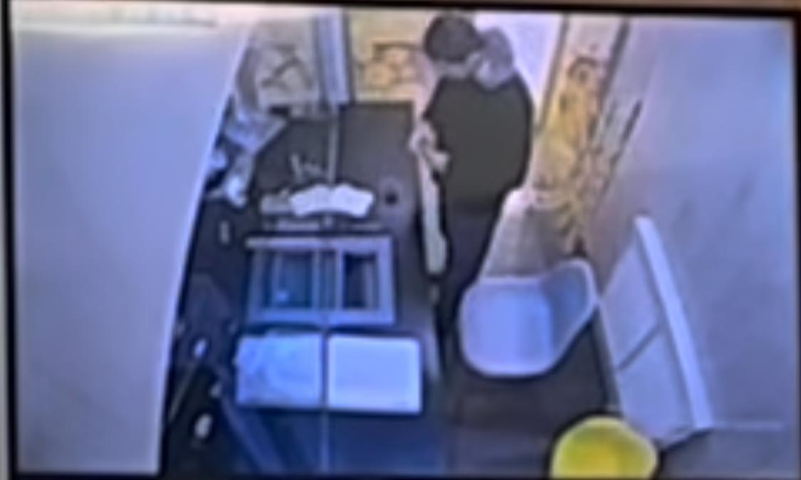 Сұлтан Сәрсемалиевтің ломбардқа 2 алтын сақинаны өткізген видео сотта көрсетілді