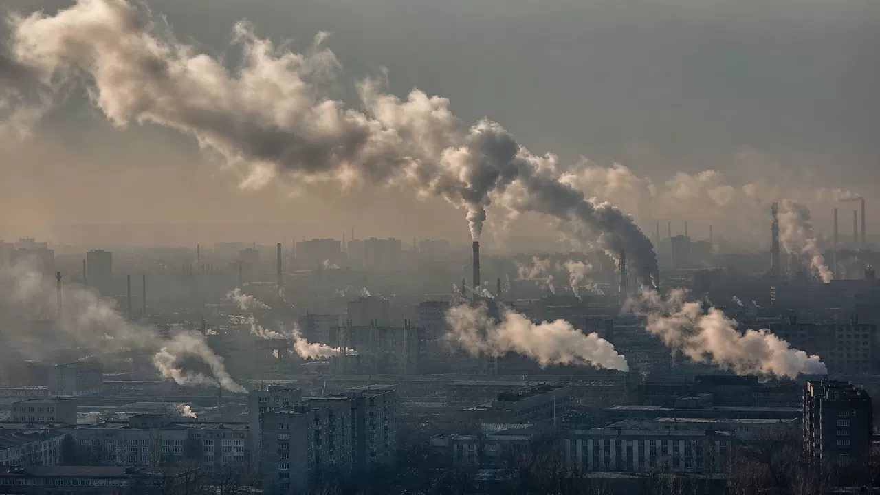 Воздух может стать тяжелее: НМУ прогнозируют в Алматы и Актобе 