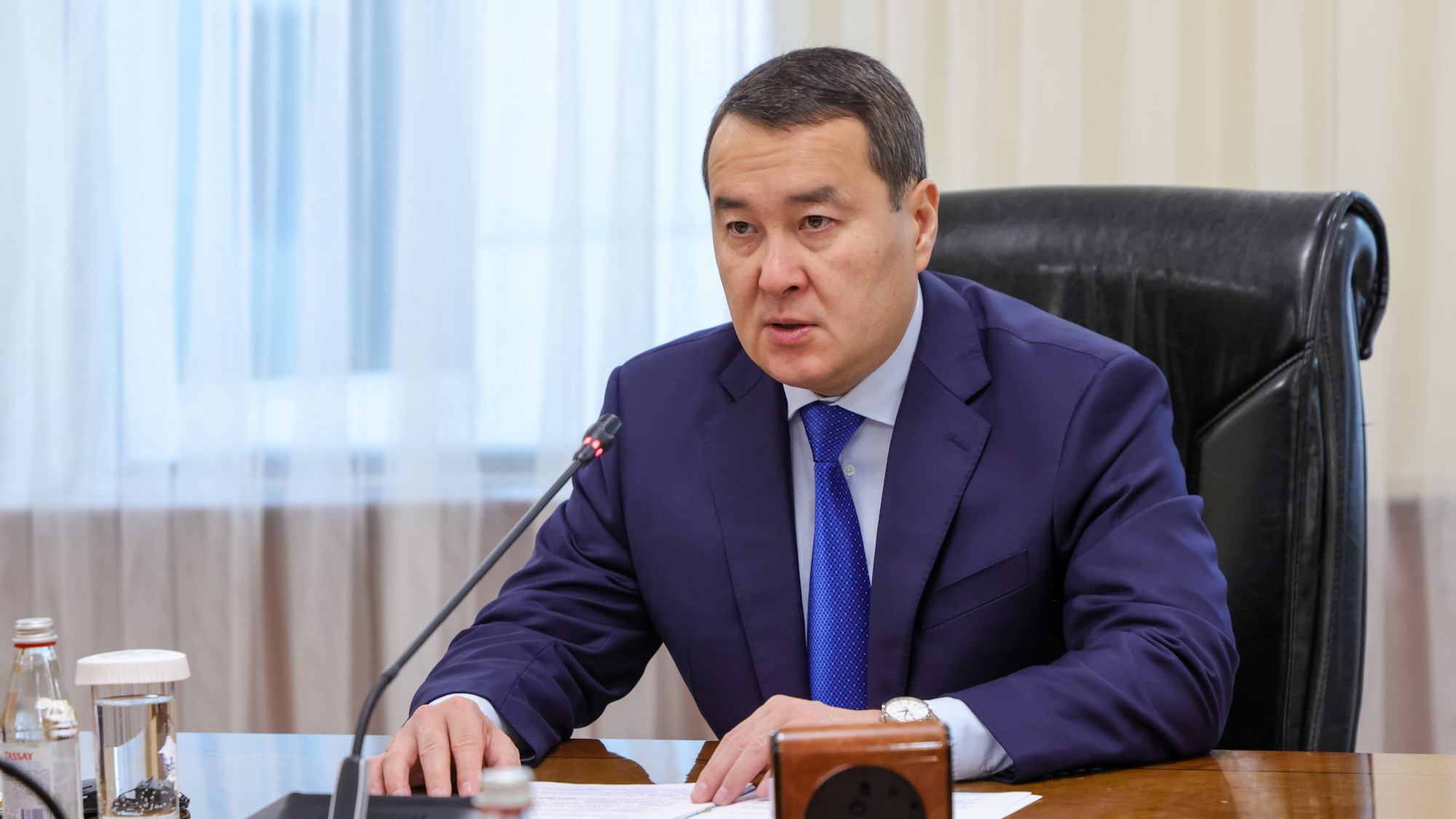 "Жоспардағы кемшілік": Әлихан Смайылов 335 млрд теңге ел қазынасына неге түспегенін айтты