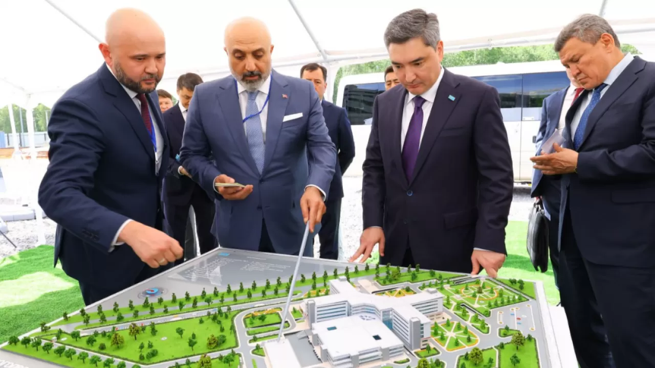 Премьер-министр РК поставил жесткую задачу аграриям: земля должна работать круглый год 