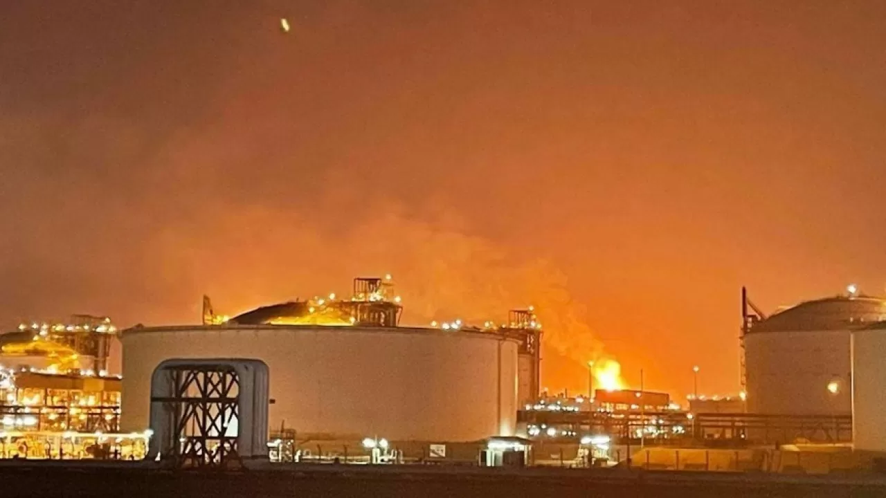 Мощный взрыв прогремел на крупном газовом заводе в Катаре