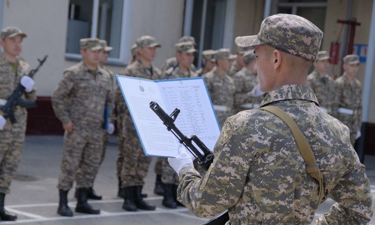 Ақтөбелік жас жігіт әскерге бармау үшін 250 мың теңге берген