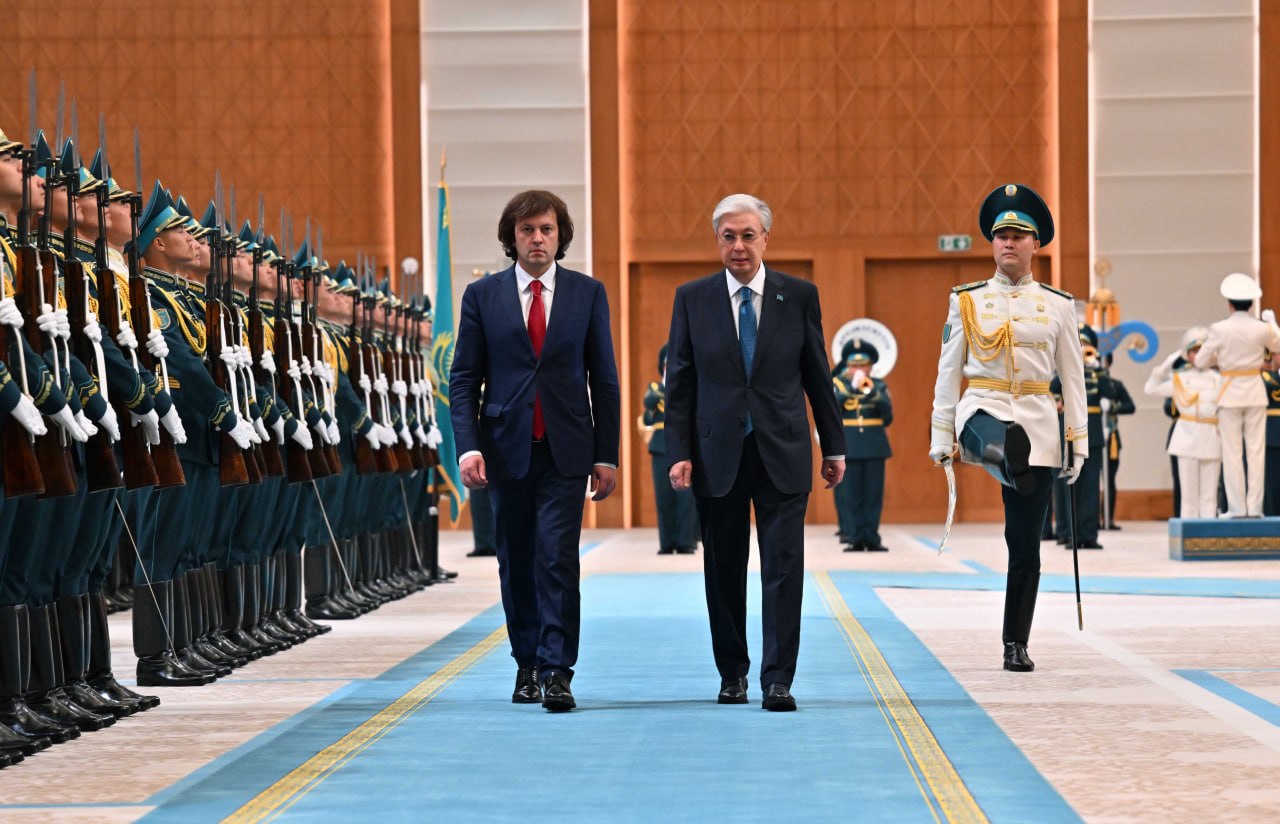 Қасым-Жомарт Тоқаев Тәуелсіздік сарайында Грузия Премьер-министрін қарсы алды