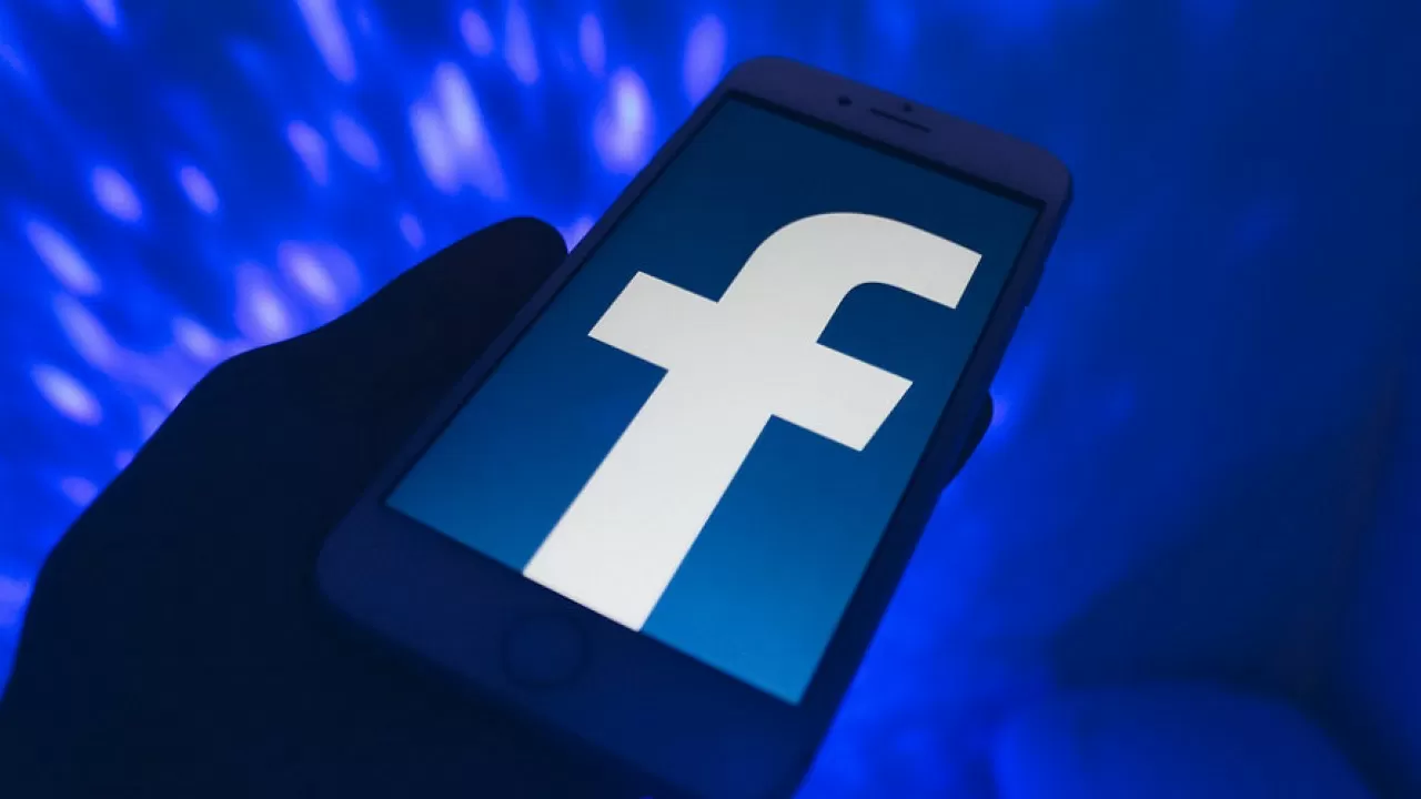 Пользователи Facebook и Instagram жалуются на сбои по всему миру