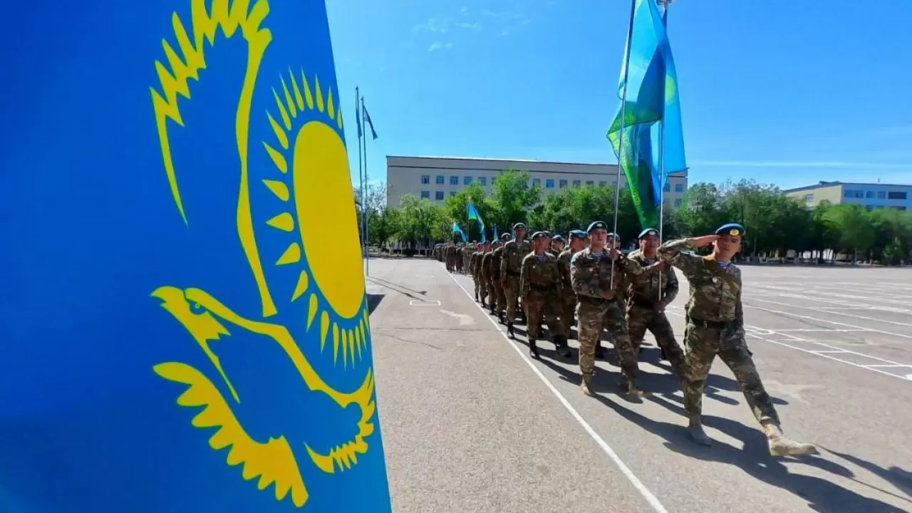 От Актау до Алматы: армия Казахстана объединилась в исполнении государственного гимна  