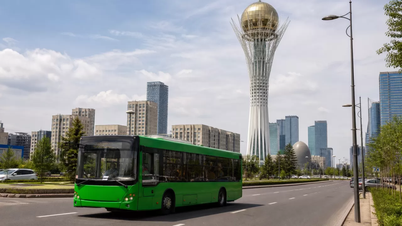 В Астане временно закрыли остановку на проспекте Кошкарбаева